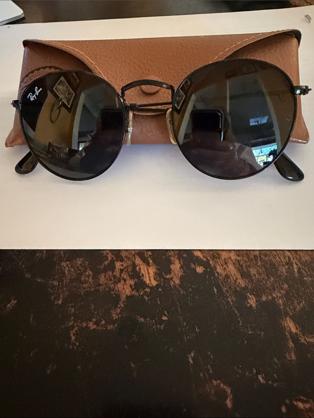 Ray-Ban Round Metal Sunglasses 😎